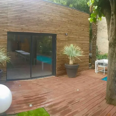Maison Contemporaine Plein Centre Piscine &jacuzzi