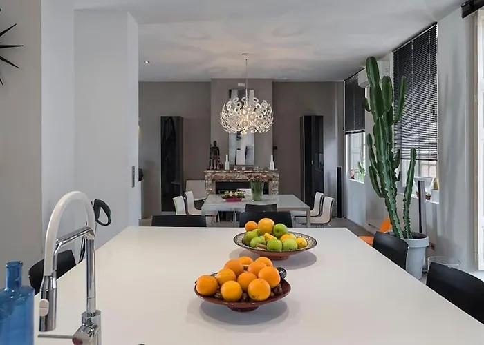 Vila Maison Contemporaine Plein Centre Piscine &jacuzzi *