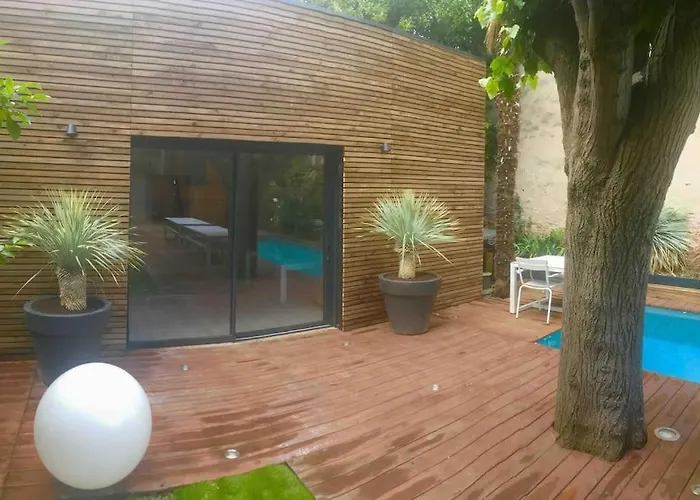 Maison Contemporaine Plein Centre Piscine &jacuzzi