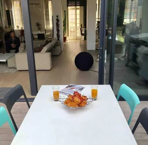 Maison Contemporaine Plein Centre Piscine &jacuzzi