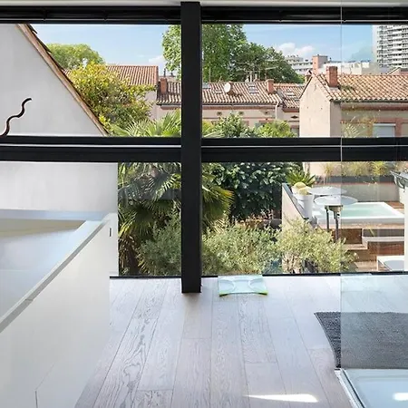 Maison Contemporaine Plein Centre Piscine &jacuzzi Villa