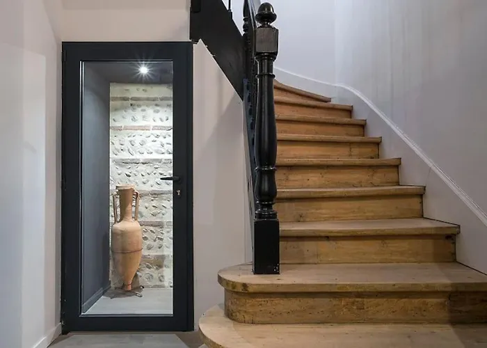 Maison Contemporaine Plein Centre Piscine &jacuzzi Villa