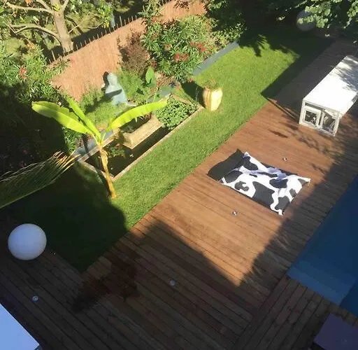 Maison Contemporaine Plein Centre Piscine &jacuzzi Вилла